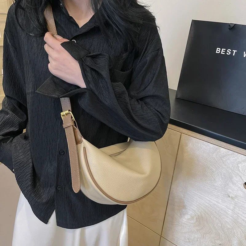 ファッション性の高い、無地のPU素材を使用したショルダーバッ - Luxury Bags On Sales のレビューと価格